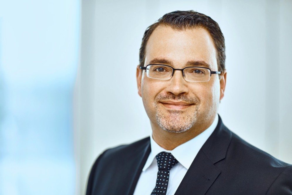 Oliver Burkhard Oliver Burkhard