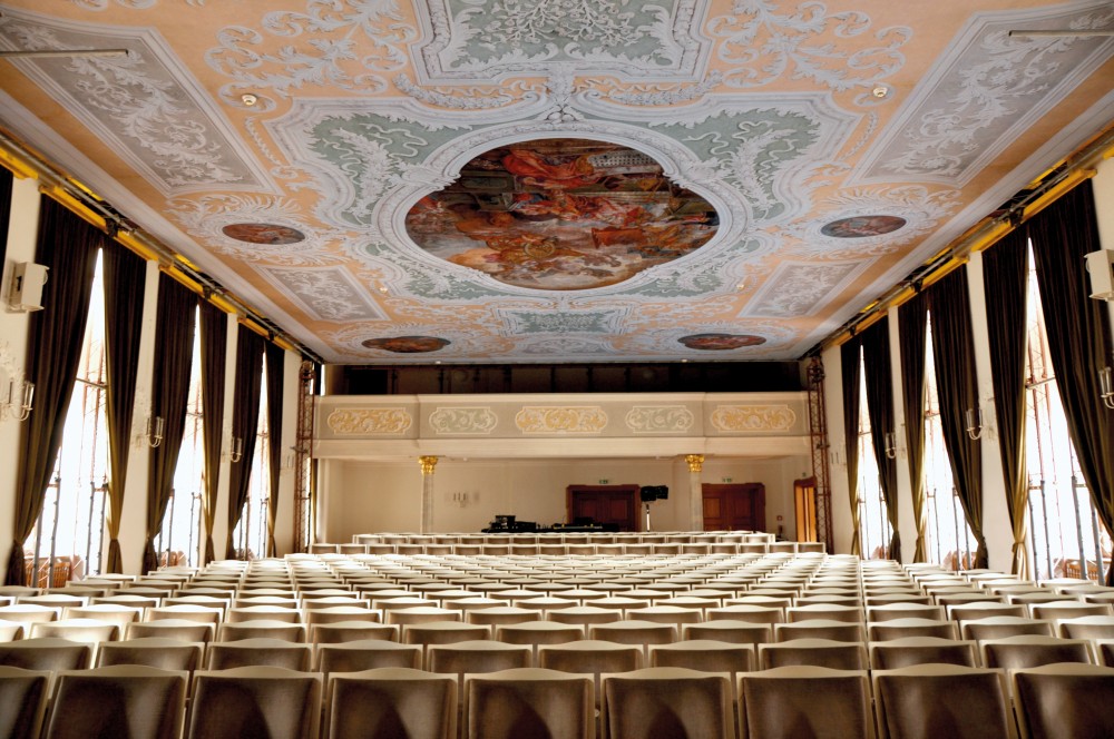 Renovation of the ceiling of the Asamsaal theatre in Freising, Bavaria Renovation of the ceiling of the Asamsaal theatre in Freising, Bavaria