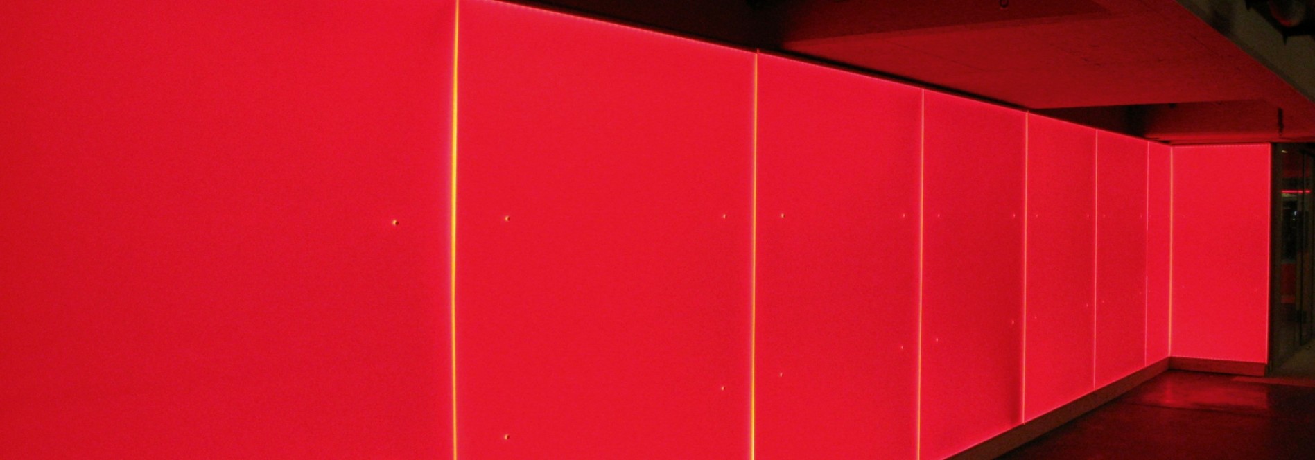 PLEXIGLAS® LED - Für Kantenbeleuchtung lichtleitend klar, extrudiert PLEXIGLAS® LED - Für Kantenbeleuchtung lichtleitend klar, extrudiert