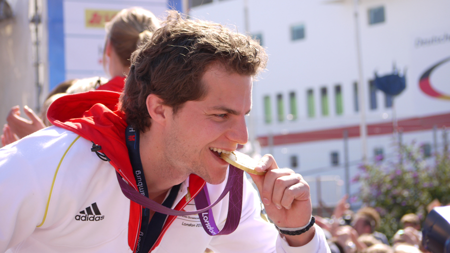 Oskar Deecke - Trainee Communications, Brand & Customer