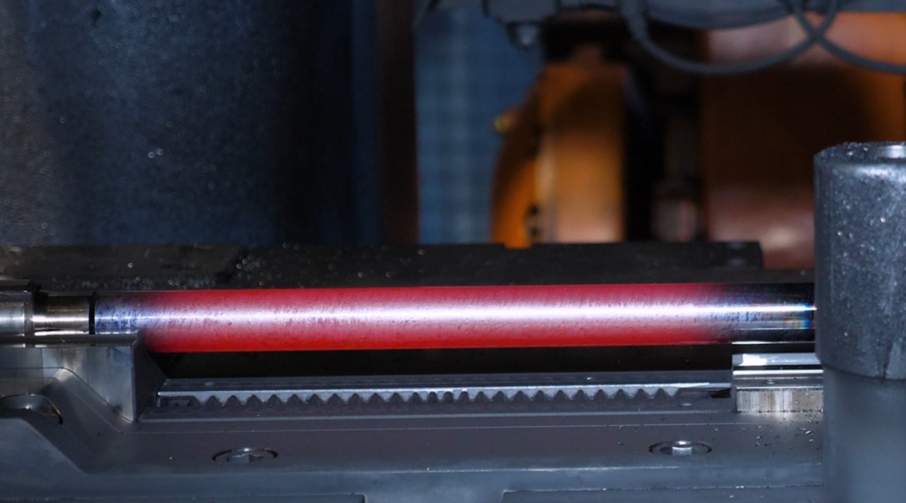 Der verbaute Dämpfer von thyssenkrupp Bilstein im Mercedes AMG GT2