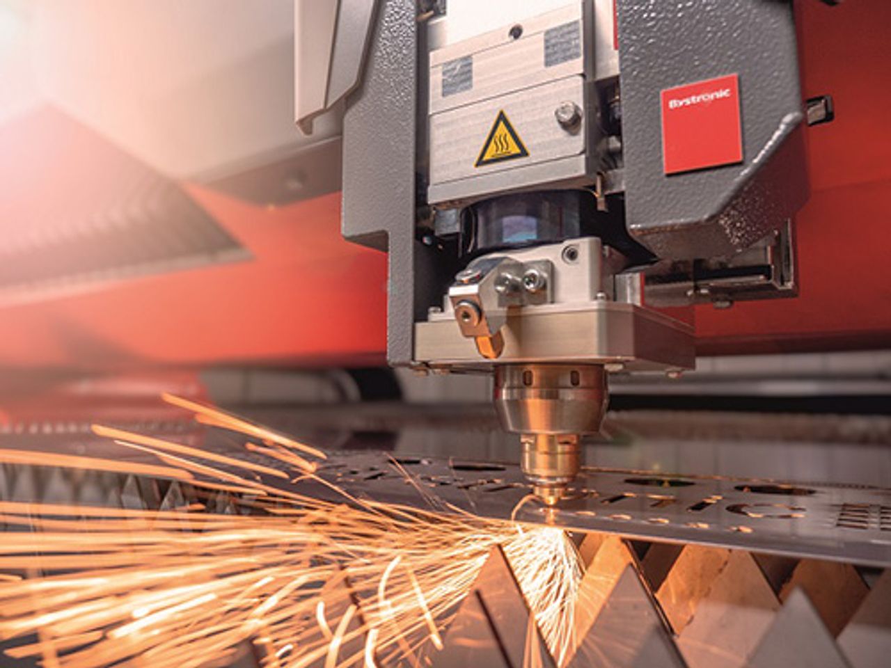 Lasersnijmachine met plaat