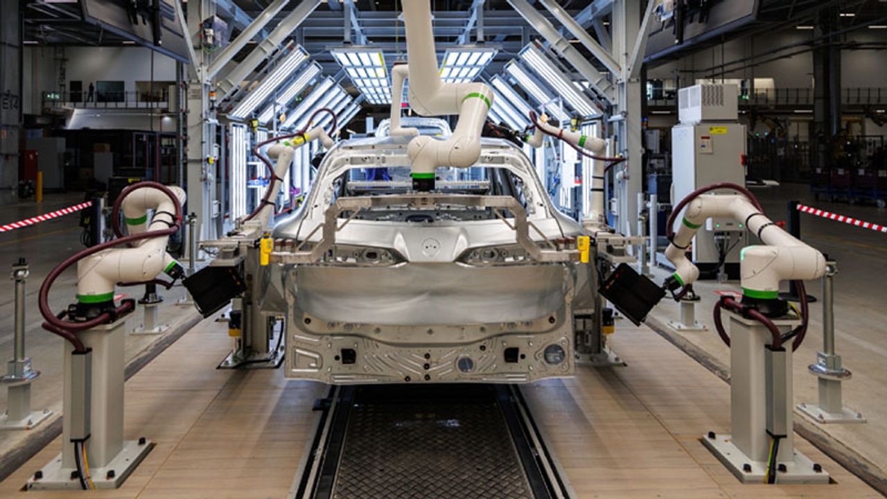 BMW carrosseriepanelen gemaakt uit CO₂-gereduceerd bluemint®-staal