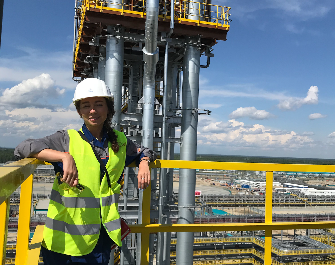 The young engineer particularly appreciates the combination of technology, creativity and responsibility during her visit.