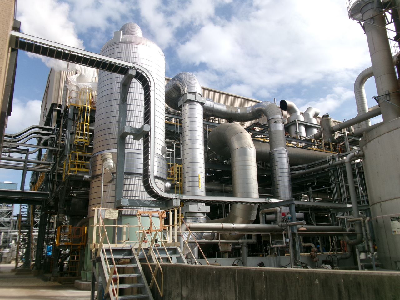 thyssenkrupp Uhde has successfully delivered and commissioned its proprietary EnviNOx® technology to Covestro’s Baytown, Texas, facility