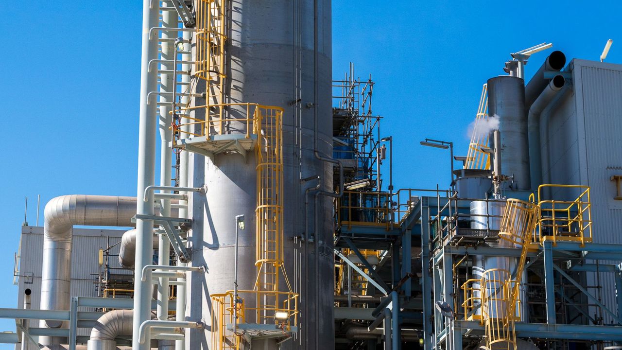 Emission Reductions in Nitric Acid Production: thyssenkrupp Uhde Delivers EnviNOx® Technology for CSBP in Australia